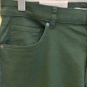 GREAT GIFT🎄🎁🎄NEW DARK HUNTER GREEN SKINNY SUPER STRETCH 5-POCKET...PERFECT!